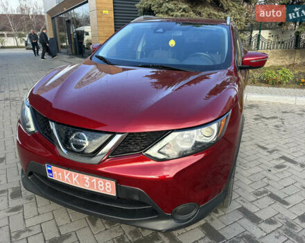 Красный Ниссан Rogue Sport, объемом двигателя 2 л и пробегом 155 тыс. км за 15500 $, фото 2 на Automoto.ua