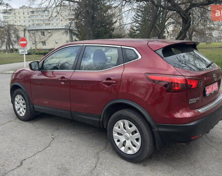 Красный Ниссан Rogue Sport, объемом двигателя 2 л и пробегом 140 тыс. км за 13500 $, фото 3 на Automoto.ua