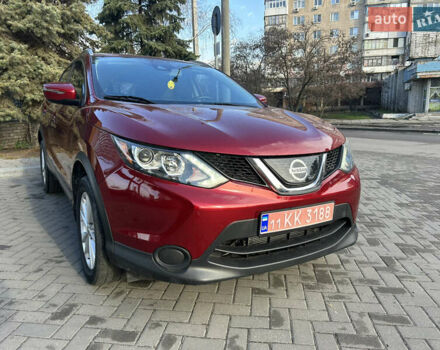 Красный Ниссан Rogue Sport, объемом двигателя 2 л и пробегом 155 тыс. км за 15500 $, фото 8 на Automoto.ua