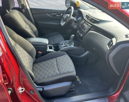 Красный Ниссан Rogue Sport, объемом двигателя 2 л и пробегом 155 тыс. км за 15500 $, фото 24 на Automoto.ua