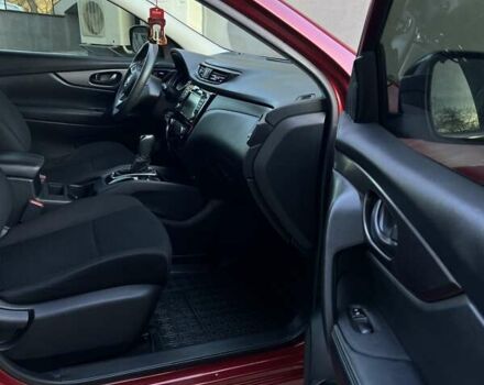 Красный Ниссан Rogue Sport, объемом двигателя 2 л и пробегом 230 тыс. км за 13600 $, фото 22 на Automoto.ua