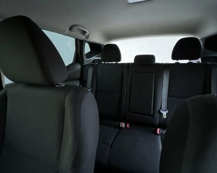 Красный Ниссан Rogue Sport, объемом двигателя 2 л и пробегом 230 тыс. км за 13600 $, фото 15 на Automoto.ua