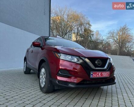 Красный Ниссан Rogue Sport, объемом двигателя 2 л и пробегом 230 тыс. км за 13600 $, фото 4 на Automoto.ua