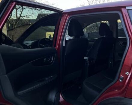 Красный Ниссан Rogue Sport, объемом двигателя 2 л и пробегом 230 тыс. км за 13600 $, фото 13 на Automoto.ua