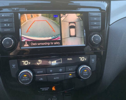 Красный Ниссан Rogue Sport, объемом двигателя 2 л и пробегом 63 тыс. км за 14900 $, фото 9 на Automoto.ua