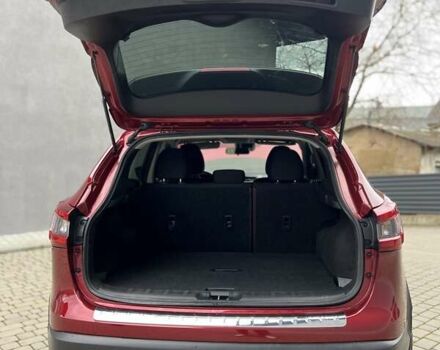 Красный Ниссан Rogue Sport, объемом двигателя 2 л и пробегом 231 тыс. км за 13200 $, фото 18 на Automoto.ua
