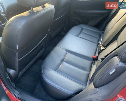 Красный Ниссан Rogue Sport, объемом двигателя 2 л и пробегом 63 тыс. км за 14900 $, фото 7 на Automoto.ua