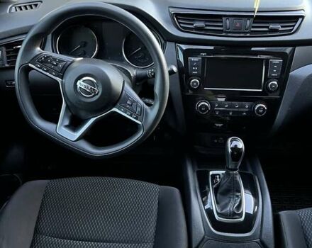 Красный Ниссан Rogue Sport, объемом двигателя 2 л и пробегом 230 тыс. км за 13600 $, фото 20 на Automoto.ua