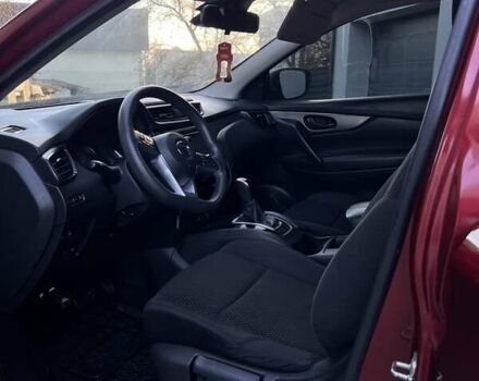 Красный Ниссан Rogue Sport, объемом двигателя 2 л и пробегом 230 тыс. км за 13600 $, фото 16 на Automoto.ua