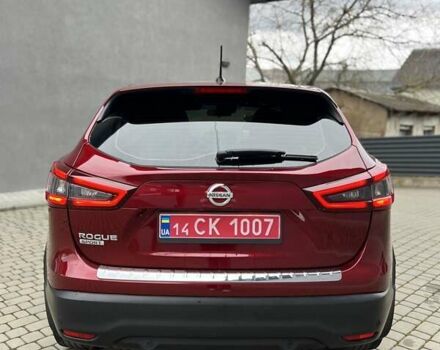 Красный Ниссан Rogue Sport, объемом двигателя 2 л и пробегом 231 тыс. км за 13200 $, фото 15 на Automoto.ua