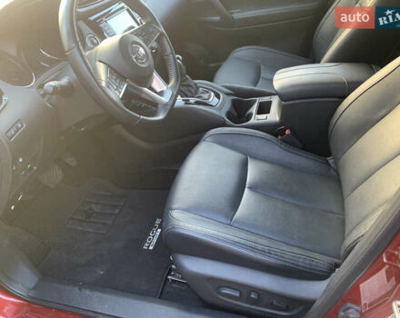 Красный Ниссан Rogue Sport, объемом двигателя 2 л и пробегом 63 тыс. км за 14900 $, фото 5 на Automoto.ua