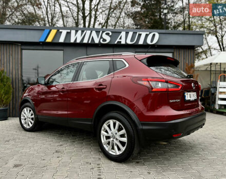 Красный Ниссан Rogue Sport, объемом двигателя 2 л и пробегом 45 тыс. км за 18900 $, фото 22 на Automoto.ua