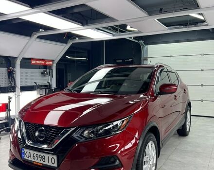 Красный Ниссан Rogue Sport, объемом двигателя 2 л и пробегом 90 тыс. км за 20000 $, фото 2 на Automoto.ua