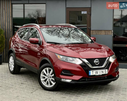 Красный Ниссан Rogue Sport, объемом двигателя 2 л и пробегом 45 тыс. км за 18900 $, фото 2 на Automoto.ua