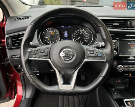 Красный Ниссан Rogue Sport, объемом двигателя 2 л и пробегом 45 тыс. км за 18900 $, фото 28 на Automoto.ua