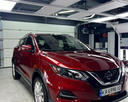 Красный Ниссан Rogue Sport, объемом двигателя 2 л и пробегом 90 тыс. км за 20000 $, фото 1 на Automoto.ua