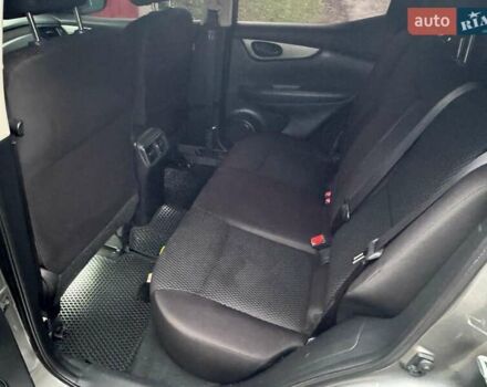 Сірий Ніссан Rogue Sport, об'ємом двигуна 2 л та пробігом 96 тис. км за 13700 $, фото 7 на Automoto.ua