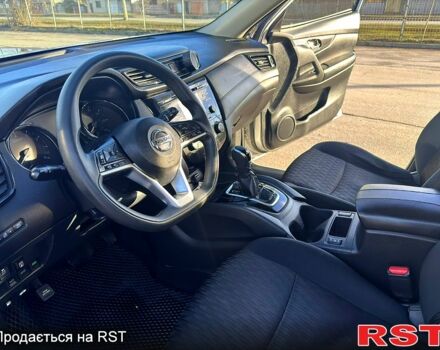 Серый Ниссан Rogue Sport, объемом двигателя 2.5 л и пробегом 120 тыс. км за 13600 $, фото 2 на Automoto.ua
