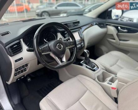 Серый Ниссан Rogue Sport, объемом двигателя 2 л и пробегом 83 тыс. км за 14500 $, фото 18 на Automoto.ua