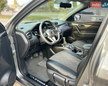 Серый Ниссан Rogue Sport, объемом двигателя 2 л и пробегом 65 тыс. км за 13000 $, фото 5 на Automoto.ua