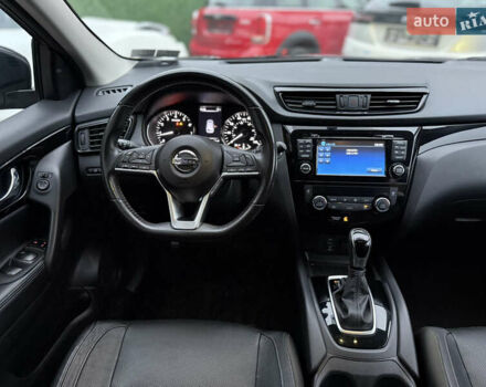 Сірий Ніссан Rogue Sport, об'ємом двигуна 2 л та пробігом 60 тис. км за 17500 $, фото 46 на Automoto.ua