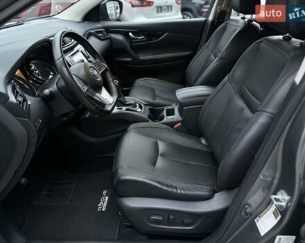 Сірий Ніссан Rogue Sport, об'ємом двигуна 2 л та пробігом 60 тис. км за 17500 $, фото 39 на Automoto.ua