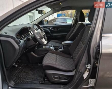 Сірий Ніссан Rogue Sport, об'ємом двигуна 2 л та пробігом 111 тис. км за 13490 $, фото 42 на Automoto.ua