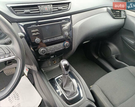 Сірий Ніссан Rogue Sport, об'ємом двигуна 2 л та пробігом 208 тис. км за 9300 $, фото 15 на Automoto.ua
