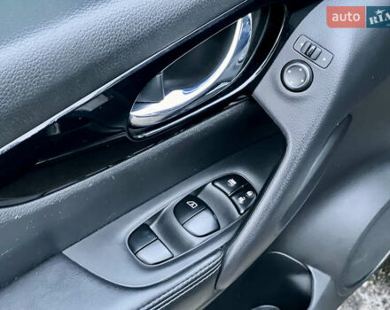 Серый Ниссан Rogue Sport, объемом двигателя 2 л и пробегом 193 тыс. км за 13000 $, фото 19 на Automoto.ua