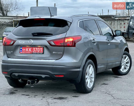 Серый Ниссан Rogue Sport, объемом двигателя 2 л и пробегом 193 тыс. км за 13000 $, фото 2 на Automoto.ua