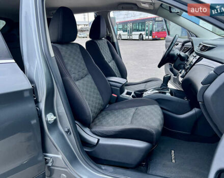 Серый Ниссан Rogue Sport, объемом двигателя 2 л и пробегом 193 тыс. км за 13000 $, фото 14 на Automoto.ua