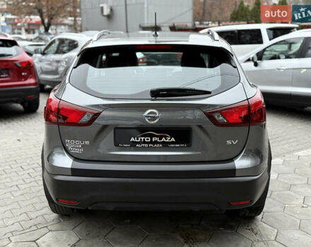 Сірий Ніссан Rogue Sport, об'ємом двигуна 2 л та пробігом 60 тис. км за 17500 $, фото 29 на Automoto.ua