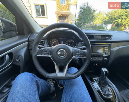 Серый Ниссан Rogue Sport, объемом двигателя 2 л и пробегом 66 тыс. км за 12900 $, фото 5 на Automoto.ua