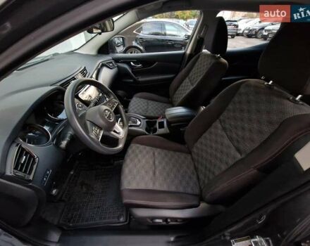 Сірий Ніссан Rogue Sport, об'ємом двигуна 2 л та пробігом 111 тис. км за 13490 $, фото 43 на Automoto.ua