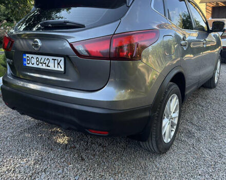 Серый Ниссан Rogue Sport, объемом двигателя 2 л и пробегом 66 тыс. км за 12900 $, фото 3 на Automoto.ua