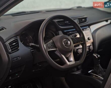 Сірий Ніссан Rogue Sport, об'ємом двигуна 2 л та пробігом 111 тис. км за 13490 $, фото 46 на Automoto.ua