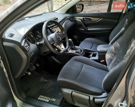 Сірий Ніссан Rogue Sport, об'ємом двигуна 2 л та пробігом 78 тис. км за 15500 $, фото 10 на Automoto.ua