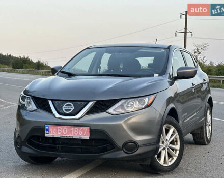 Серый Ниссан Rogue Sport, объемом двигателя 2 л и пробегом 181 тыс. км за 12900 $, фото 1 на Automoto.ua