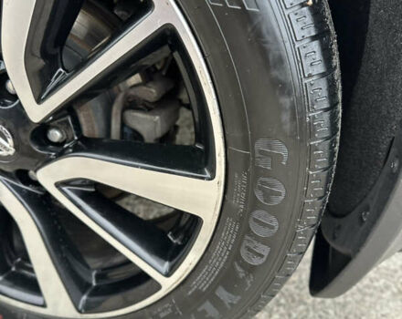 Сірий Ніссан Rogue Sport, об'ємом двигуна 2 л та пробігом 126 тис. км за 14300 $, фото 1 на Automoto.ua