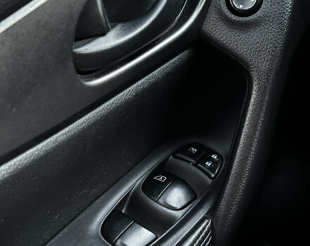 Сірий Ніссан Rogue Sport, об'ємом двигуна 2 л та пробігом 170 тис. км за 14500 $, фото 29 на Automoto.ua