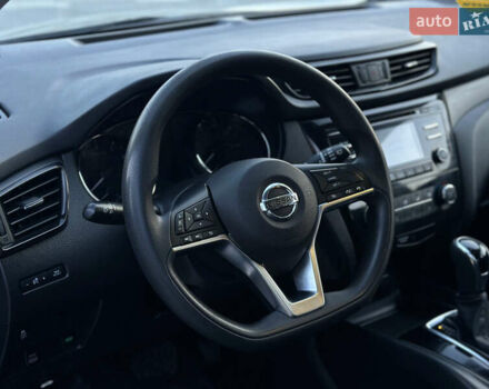 Серый Ниссан Rogue Sport, объемом двигателя 2 л и пробегом 181 тыс. км за 12900 $, фото 16 на Automoto.ua