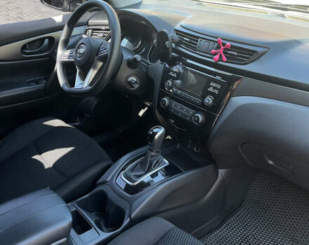 Серый Ниссан Rogue Sport, объемом двигателя 2 л и пробегом 98 тыс. км за 14000 $, фото 17 на Automoto.ua