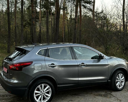 Сірий Ніссан Rogue Sport, об'ємом двигуна 2 л та пробігом 170 тис. км за 14500 $, фото 2 на Automoto.ua
