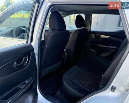 Сірий Ніссан Rogue Sport, об'ємом двигуна 2 л та пробігом 193 тис. км за 9500 $, фото 16 на Automoto.ua