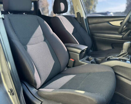 Серый Ниссан Rogue Sport, объемом двигателя 2 л и пробегом 120 тыс. км за 14799 $, фото 38 на Automoto.ua