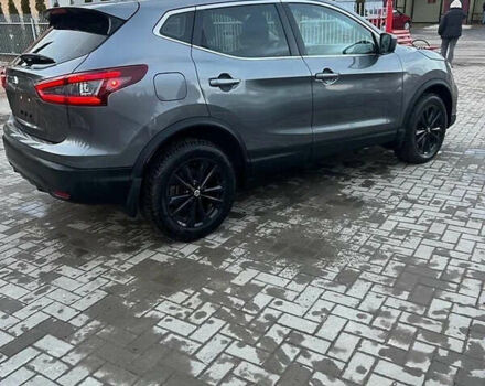 Сірий Ніссан Rogue Sport, об'ємом двигуна 2 л та пробігом 133 тис. км за 11000 $, фото 2 на Automoto.ua