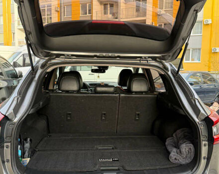 Сірий Ніссан Rogue Sport, об'ємом двигуна 2 л та пробігом 82 тис. км за 18500 $, фото 6 на Automoto.ua