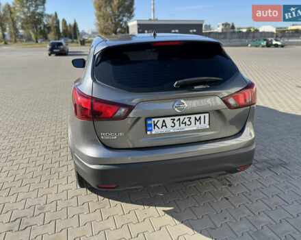 Серый Ниссан Rogue Sport, объемом двигателя 2 л и пробегом 120 тыс. км за 14799 $, фото 9 на Automoto.ua