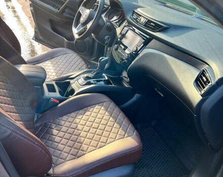 Сірий Ніссан Rogue Sport, об'ємом двигуна 2 л та пробігом 133 тис. км за 11000 $, фото 5 на Automoto.ua