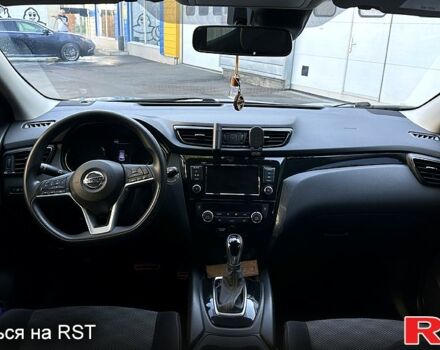 Сірий Ніссан Rogue Sport, об'ємом двигуна 2 л та пробігом 39 тис. км за 16000 $, фото 5 на Automoto.ua